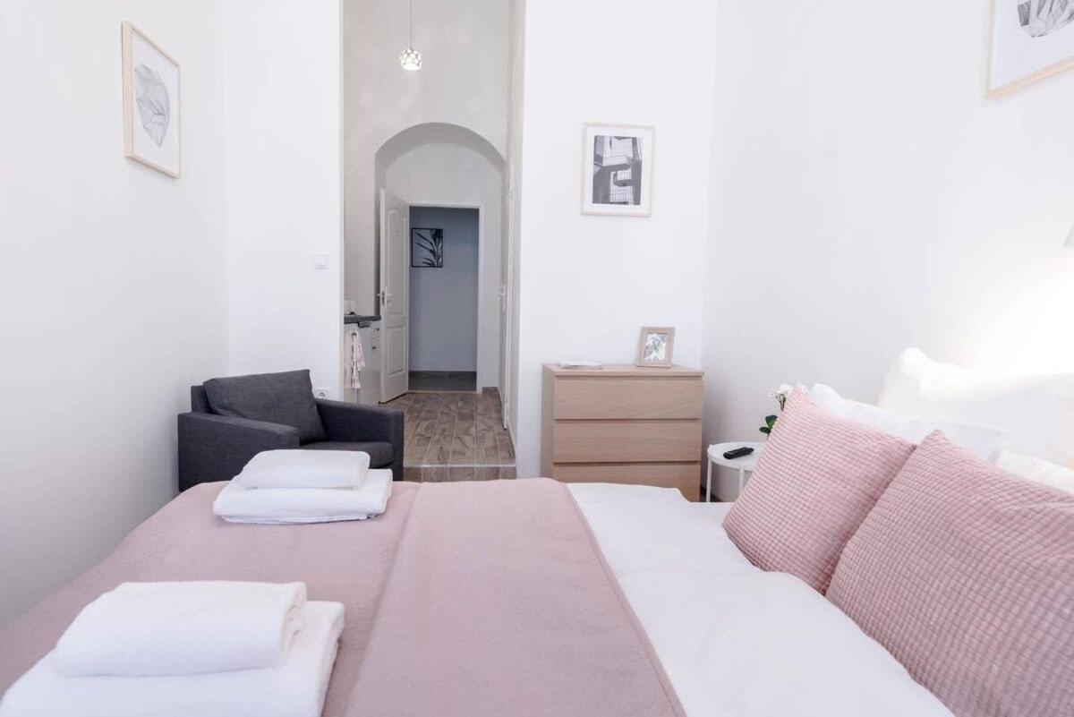 Brand New Studio With Aircon In The Center Βουδαπέστη Εξωτερικό φωτογραφία